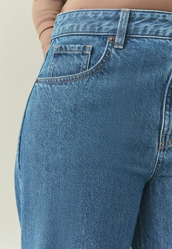 Формирование фигуры "песочные часы" и широкие ноги Next, Embroidered Mid Blue Denim — фото 4