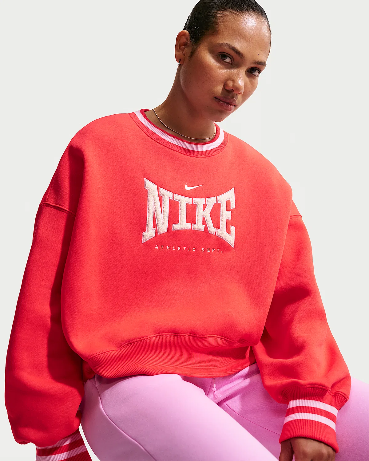 Женский оверсайз свитшот с круглым вырезом Nike Sportswear Phoenix Fleece, Light Crimson/Sail — фото 3