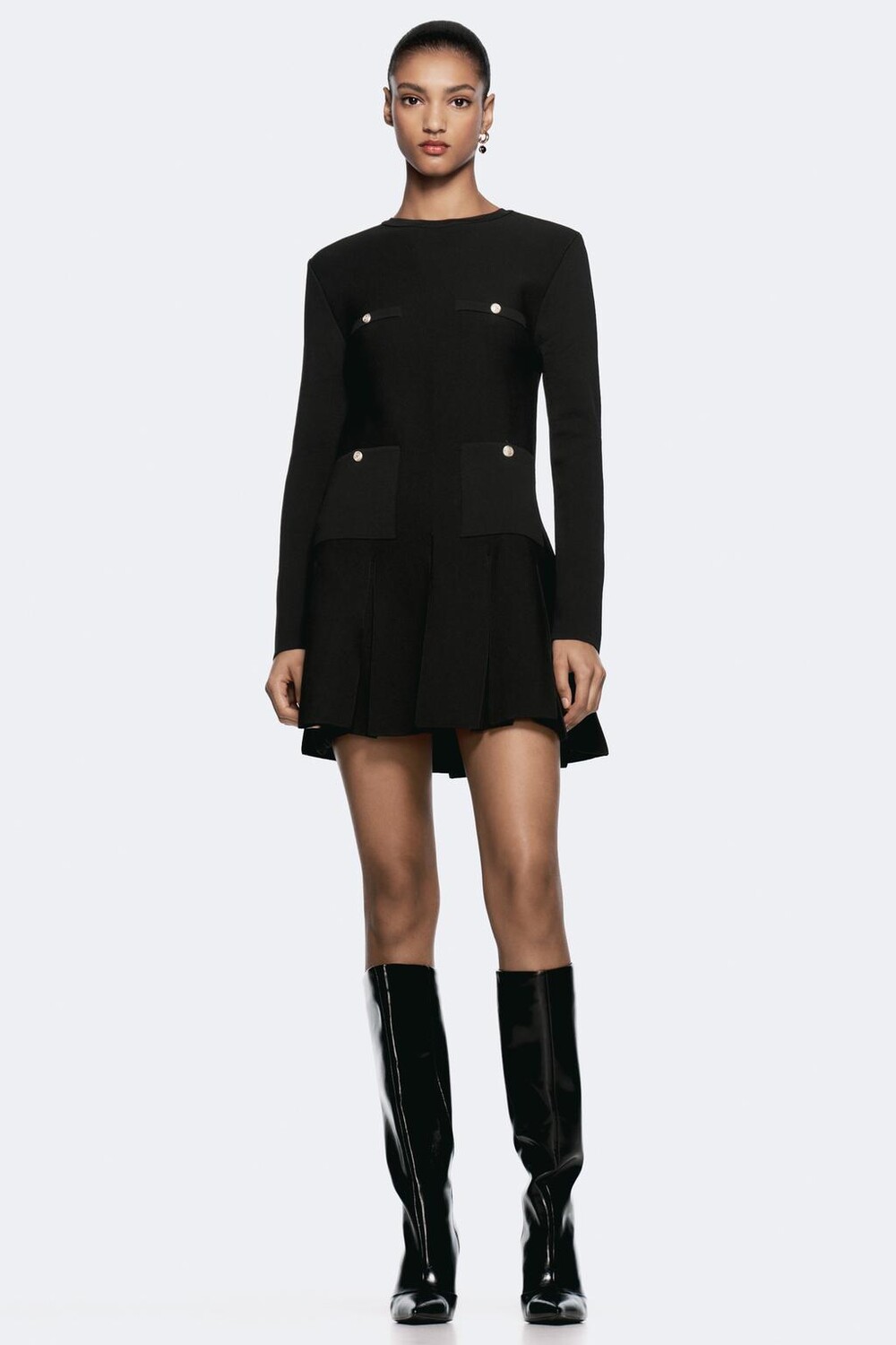

Короткое трикотажное платье с плиссами ZARA, черный