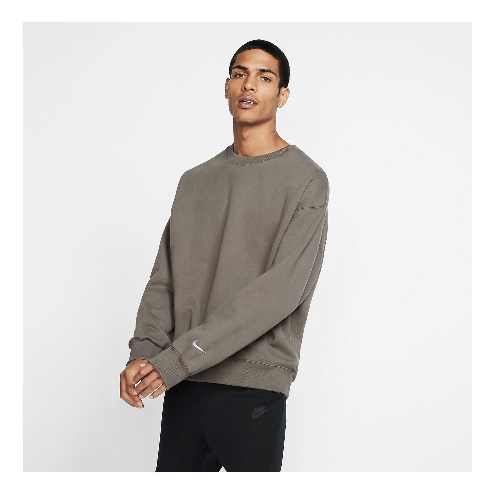 

Спортивный топ NikeLab Collection Fleece Crew Ridgerock AV8276-202, серый