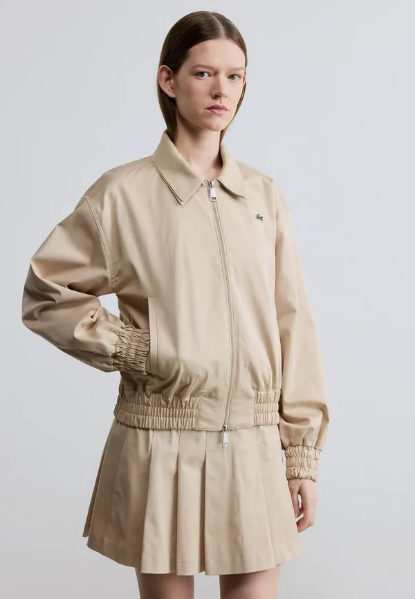 Куртка Lacoste Lionne, летняя, однотонная, бежевая