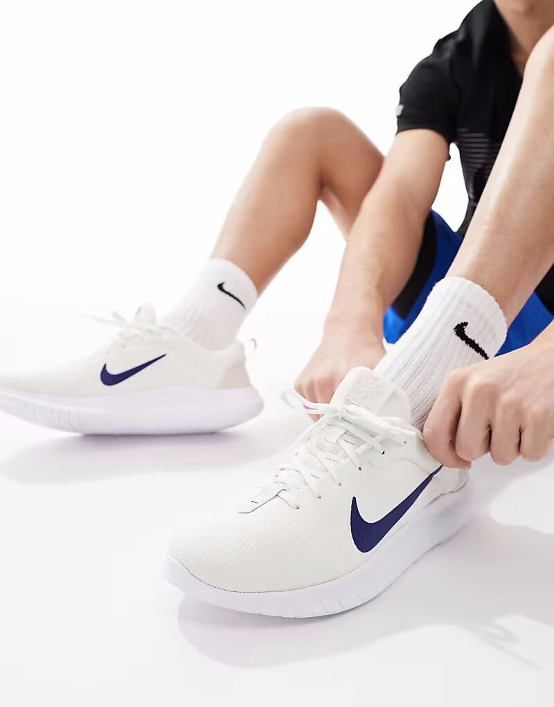 

Кроссовки Nike Training Flex Experience RN 12 в цвете «кремовый»
