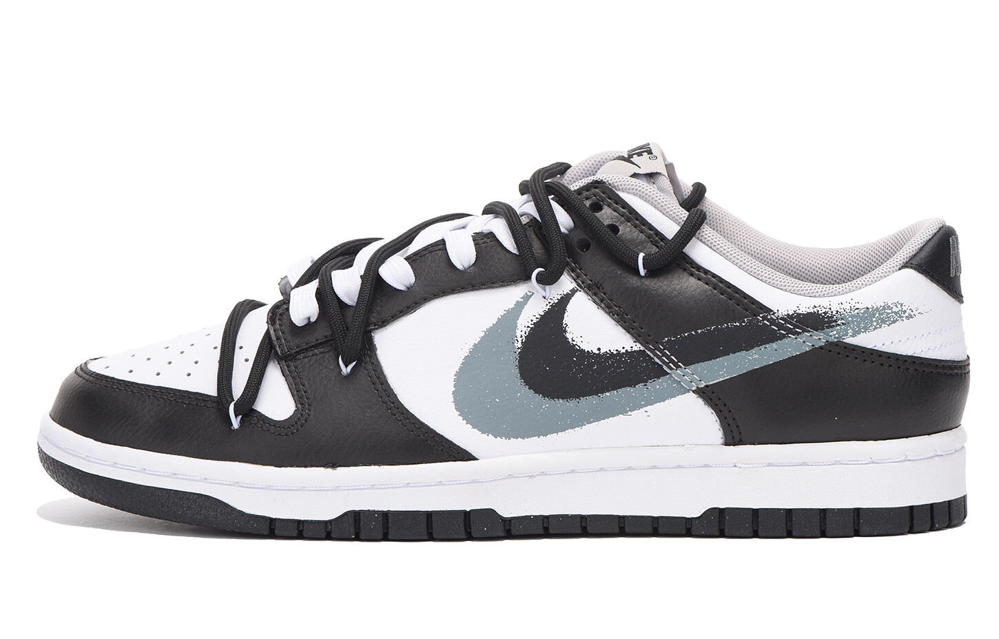 

Кроссовки Nike Dunk Skateboard Shoes Men Low-Top Black White