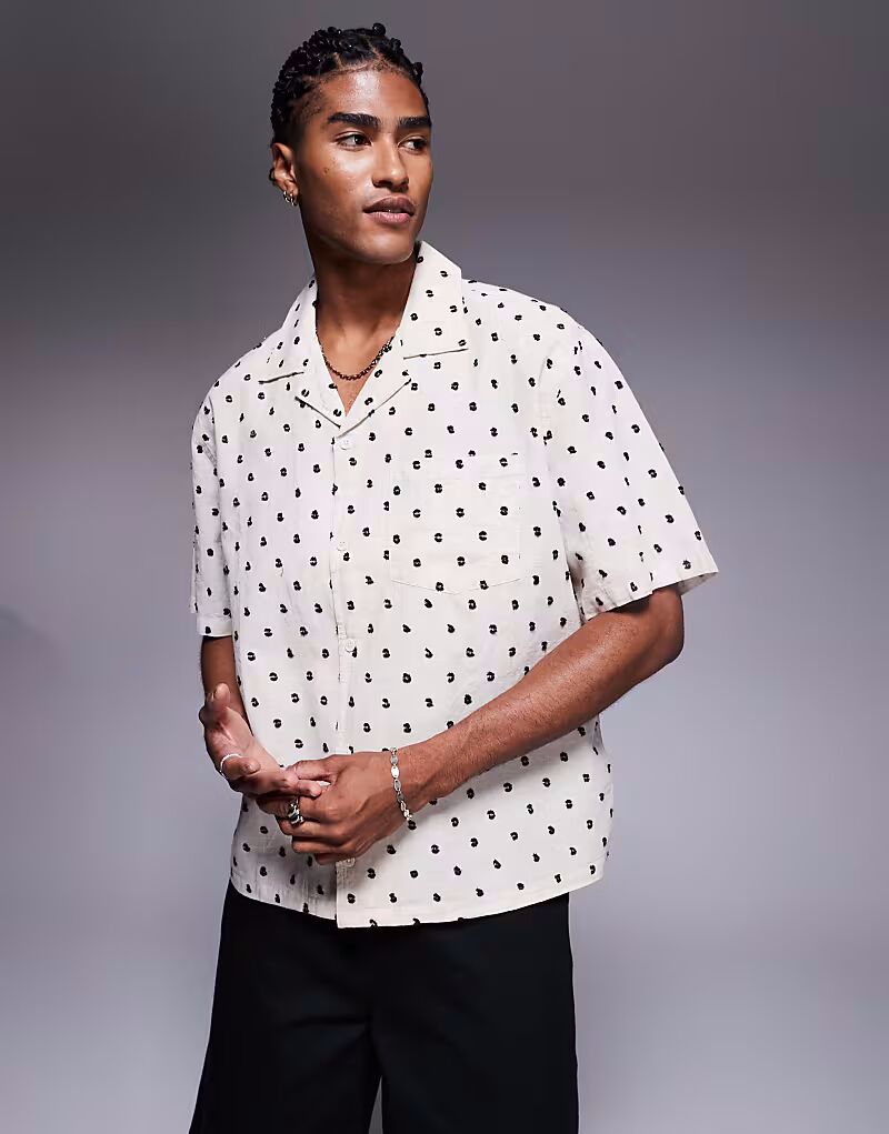 

Рубашка Bershka с вышивкой по всей поверхности из натурального материала цвета экрю