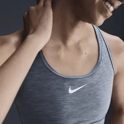 Спортивный бюстгальтер Nike Swoosh Medium Support, цвет Smoke Grey/Pure/White — фото 3