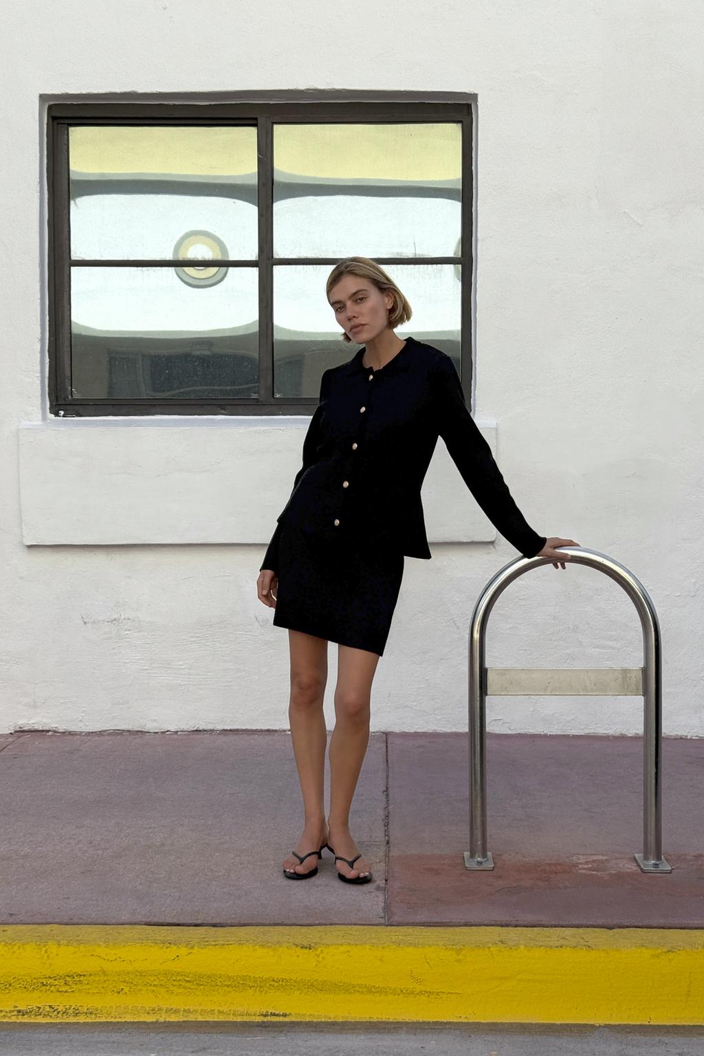 

Мини-юбка из однотонного трикотажа ZARA, черный
