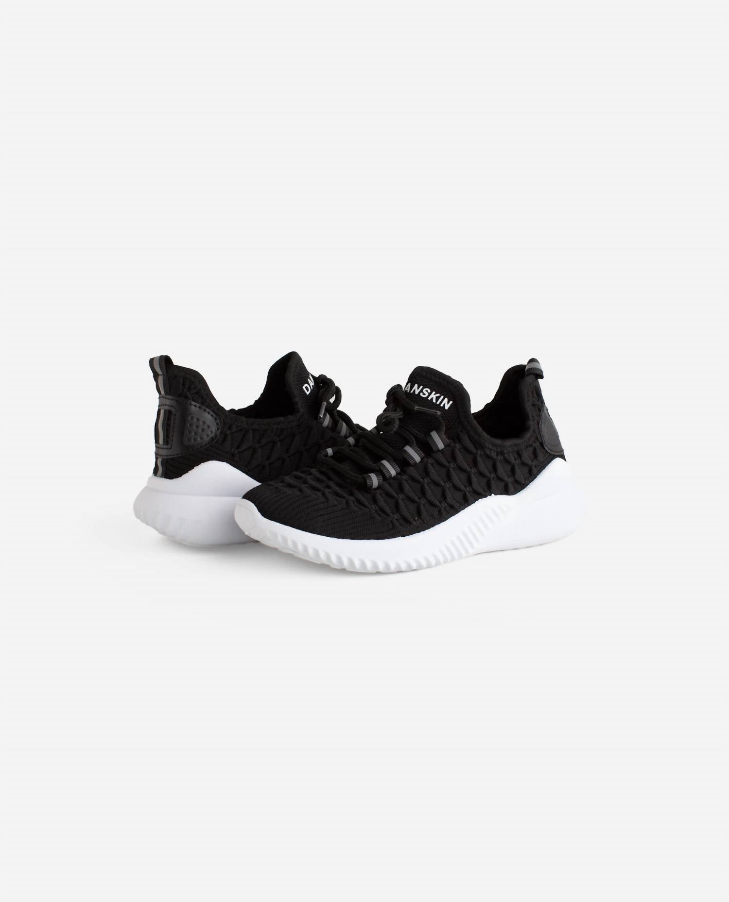 

Детские кроссовки для трюков на шнуровке в черном цвете Danskin