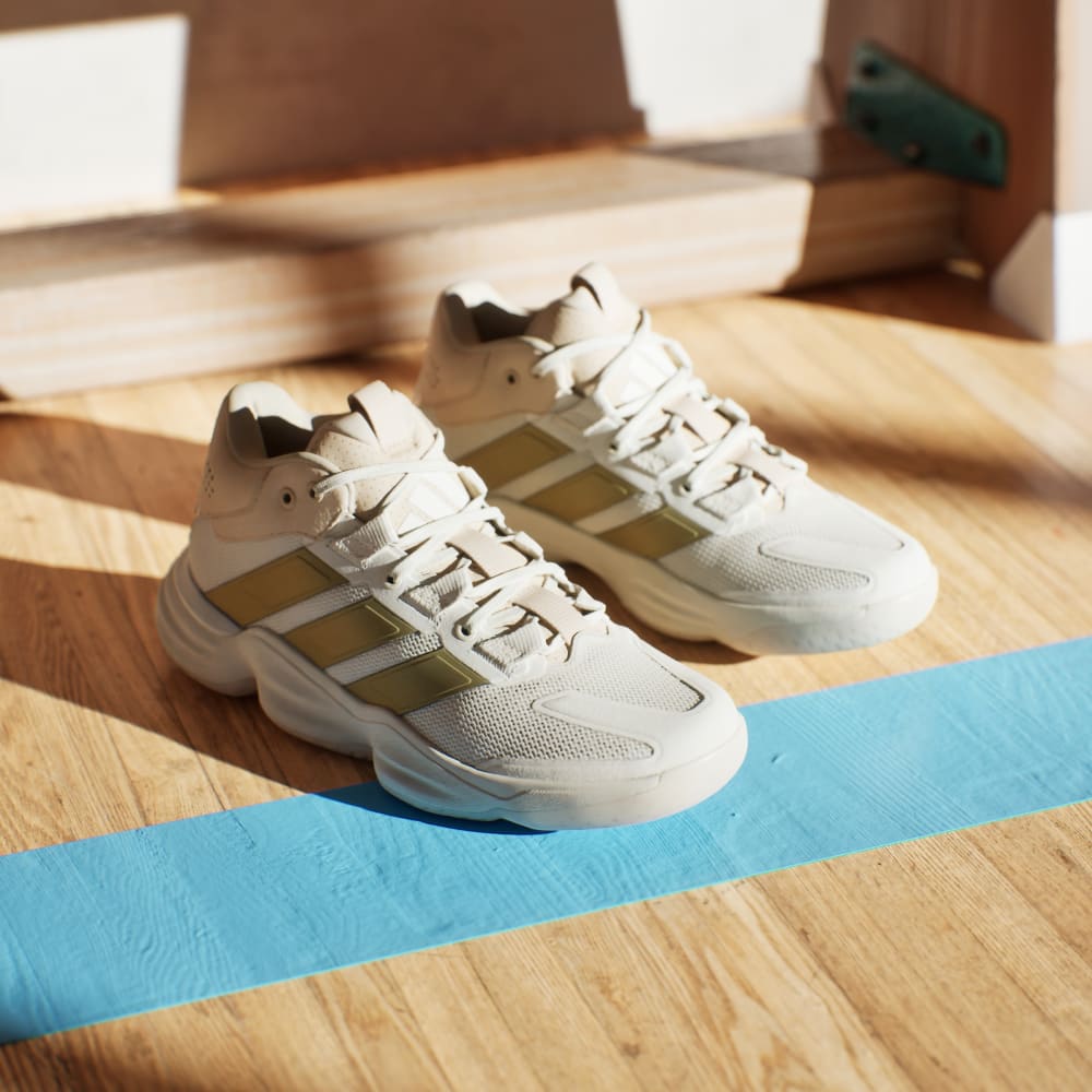Кроссовки Adidas Court Stabil Indoor Shoes, цвет Off White/Gold Metallic/Crystal Sand — фото 4