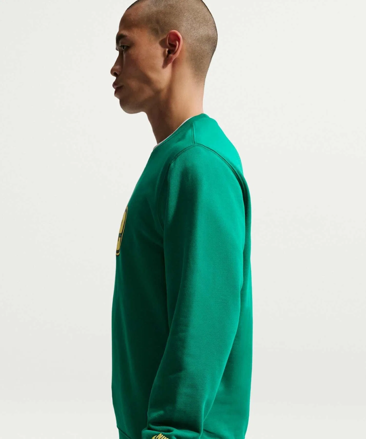Мужская толстовка Nike Sportswear Club из французской махровой ткани с круглым вырезом IF0698-365 цвета малахита — фото 2
