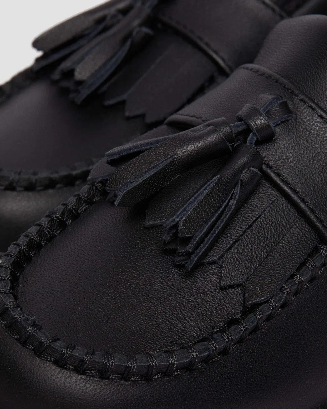 Детские лоферы Adrian Softy T из кожи с кисточками Dr Martens, черный — фото 4