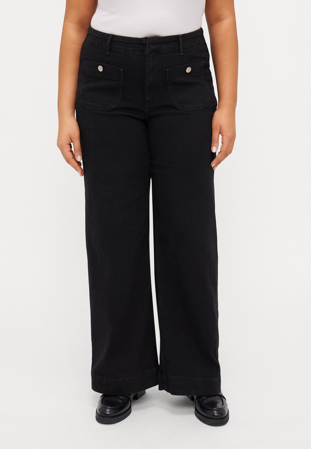 

Джинсы свободного кроя VMCKAYLA WIDE POCKET MIX Vero Moda Curve, черный