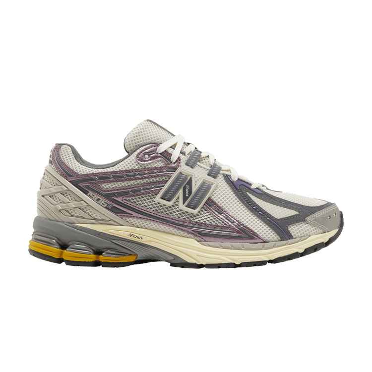 

Кроссовки New Balance 1906R 'Licorice', кремовый