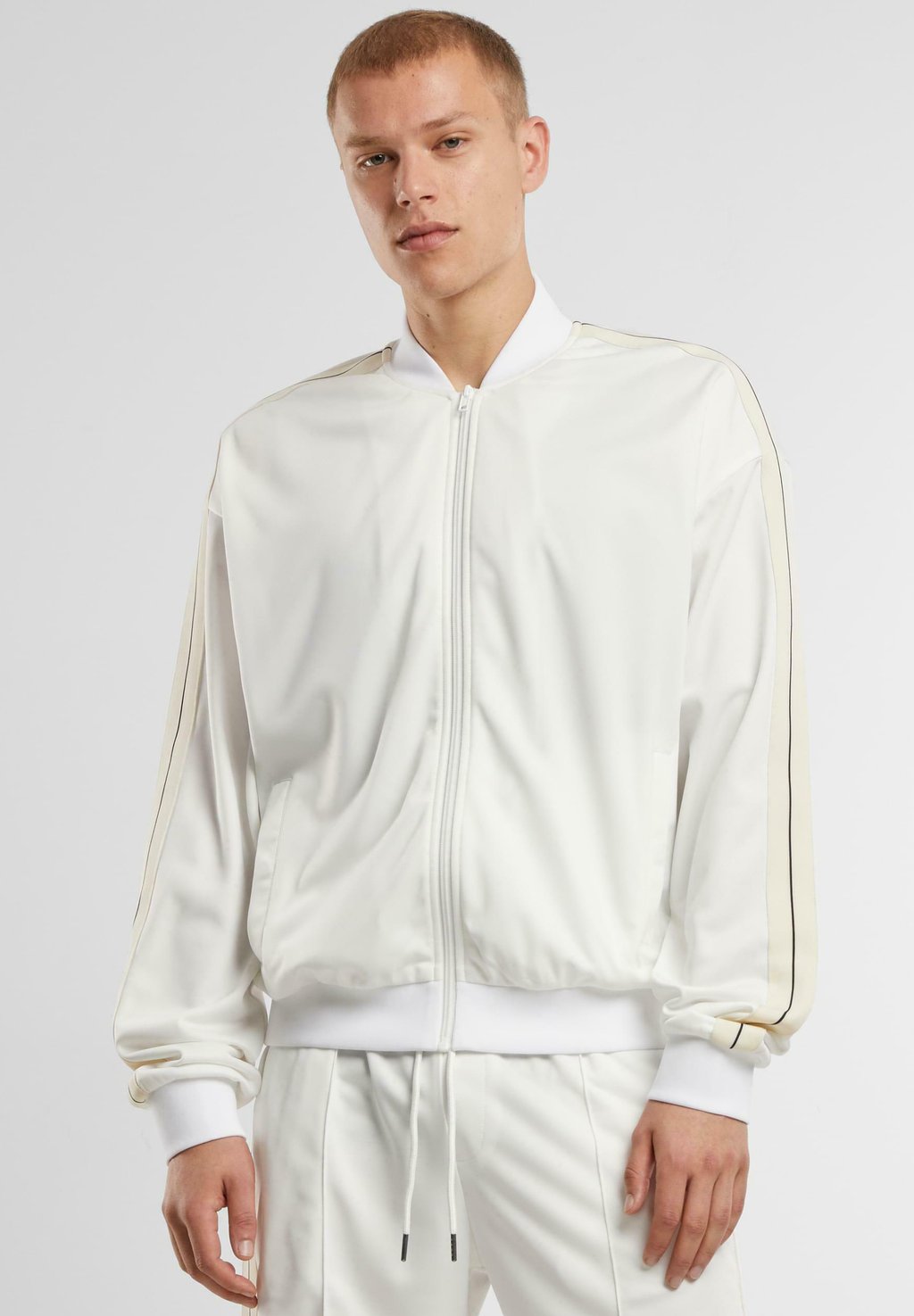 

Куртка-бомбер TENNIS CORE - Zip-up sweatshirt Urban Classics, кремовый