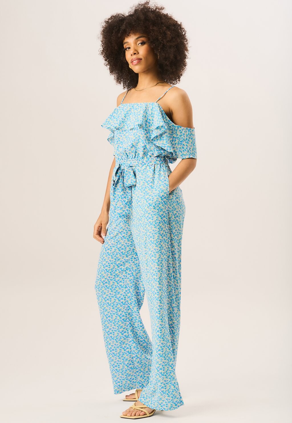 

Комбинезон RUFFLE COLD SHOULDER GINI LONDON, синий