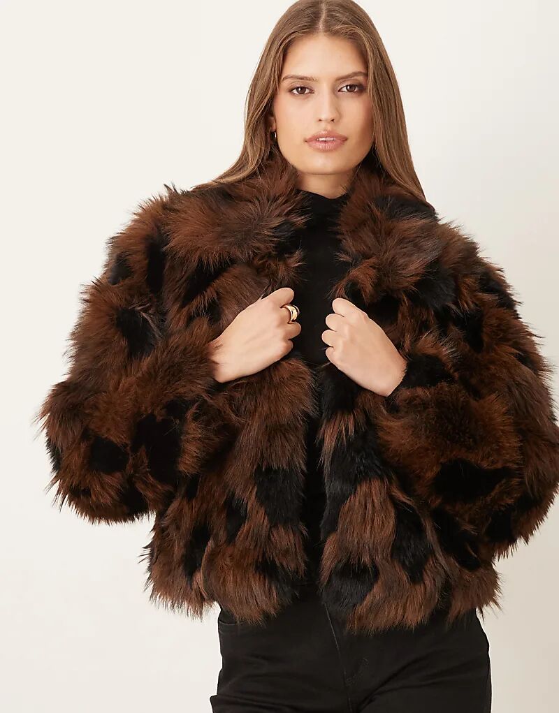 

Короткая куртка Vila премиум-класса из искусственного меха коричневого и черного цветов