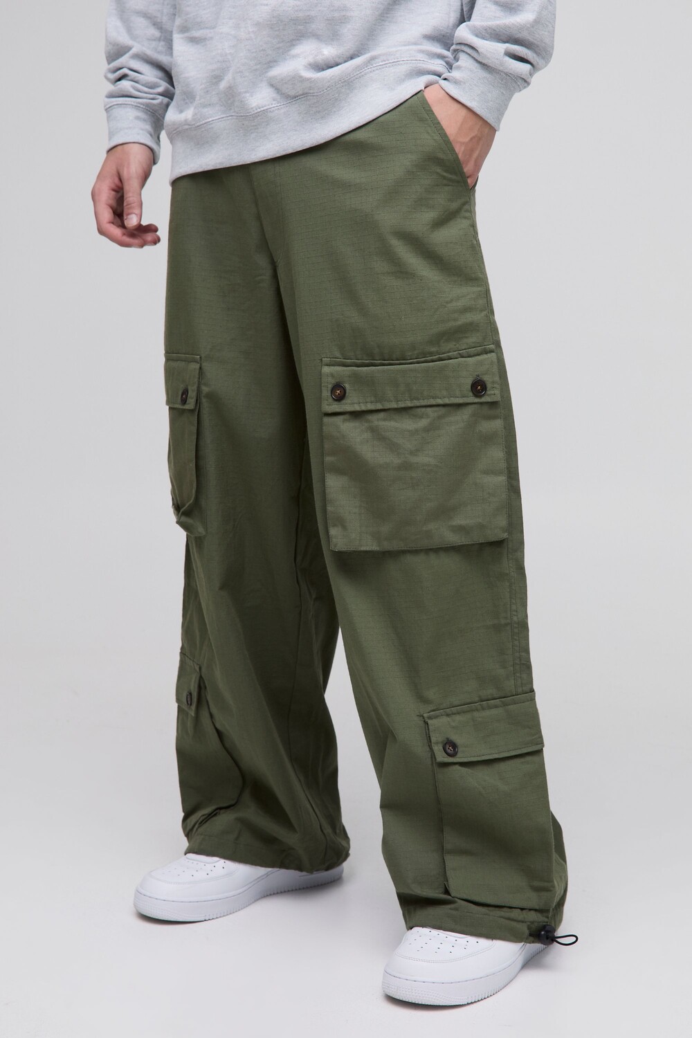 

Брюки-карго BoohooMAN Parachute Ripstop, оливковый
