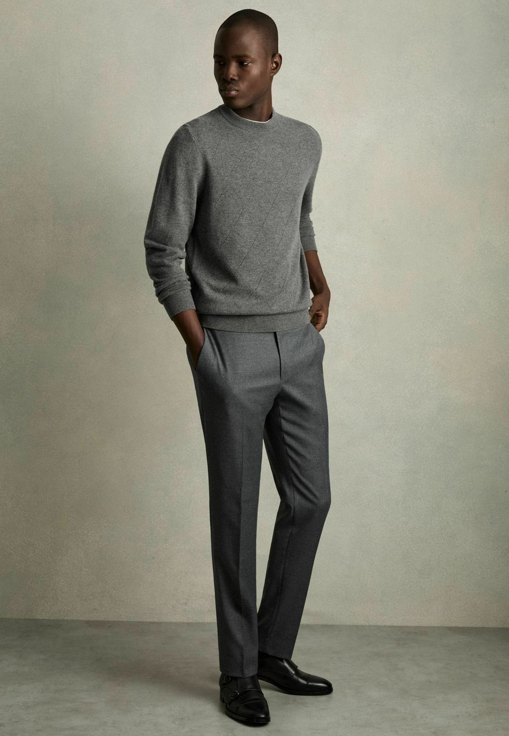 

Джемпер REGULAR FIT - VINCE ARGYLE CREW-NECK Reiss, серый