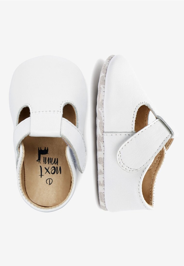 Тапочки WHITE LEATHER T-BAR PRAM SHOES (0-24MTHS) Next, цвет white — фото 2