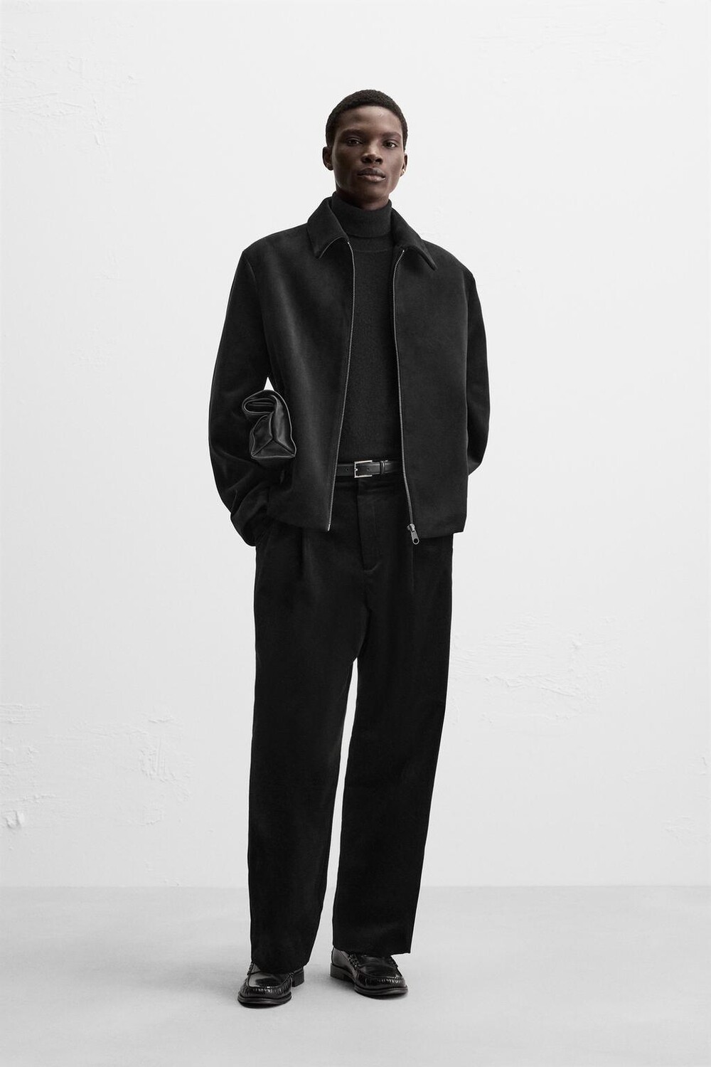 

Бархатная куртка ZARA, черный