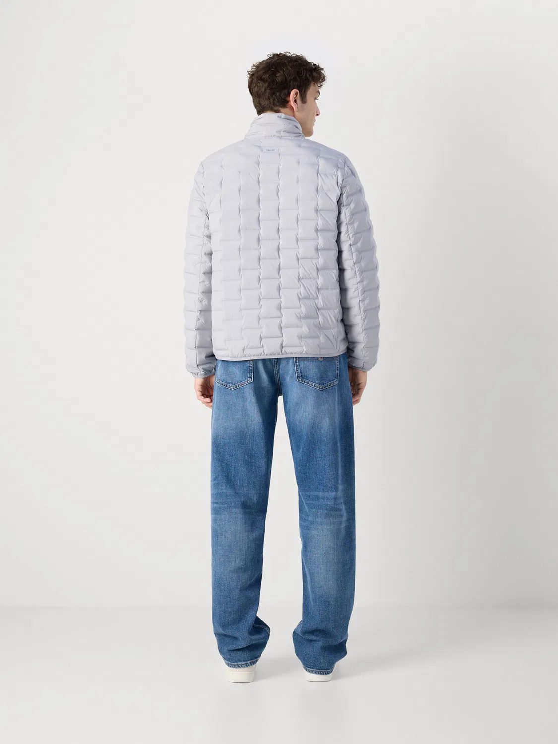 Куртка Calvin Klein межсезонья светло-серого цвета — фото 4