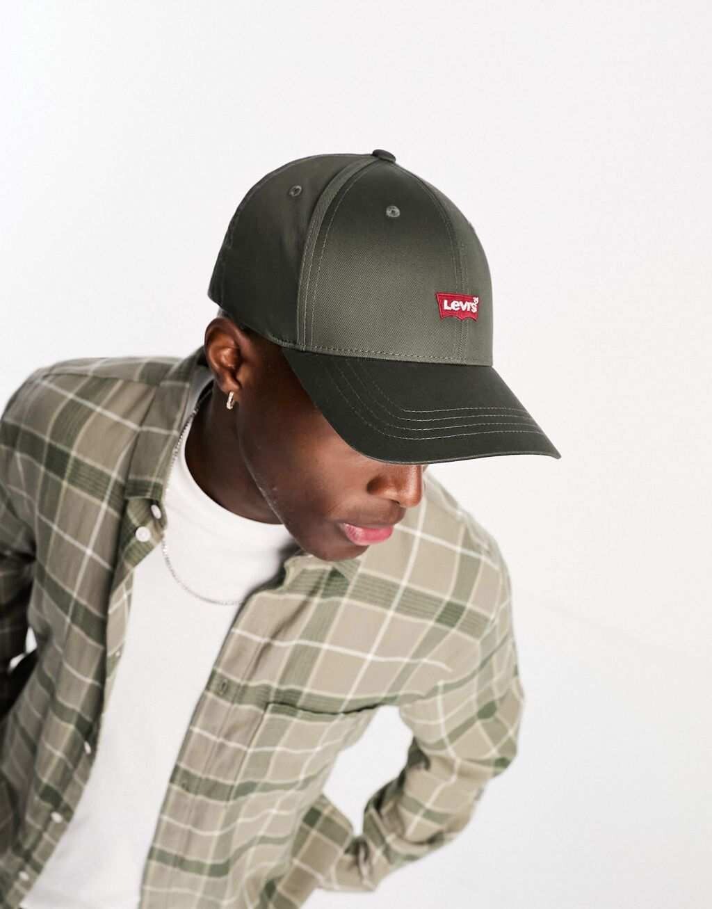

Кепка Levi's оливково-зеленого цвета с логотипом в виде крыла летучей мыши