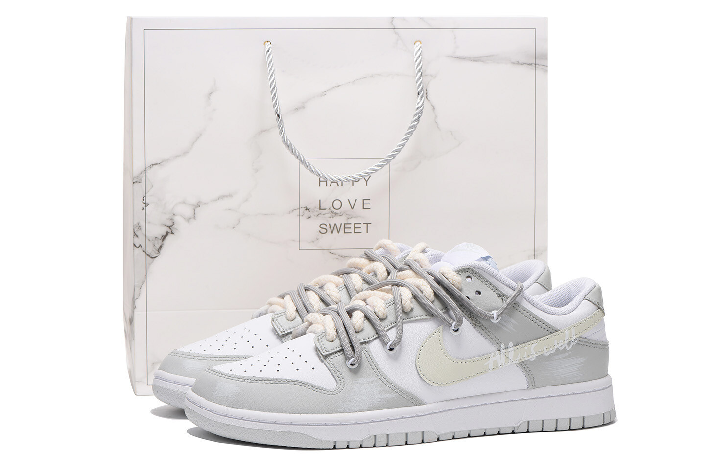 

Кроссовки Nike Dunk Skateboard Shoes Women's Low-Top White Gray
