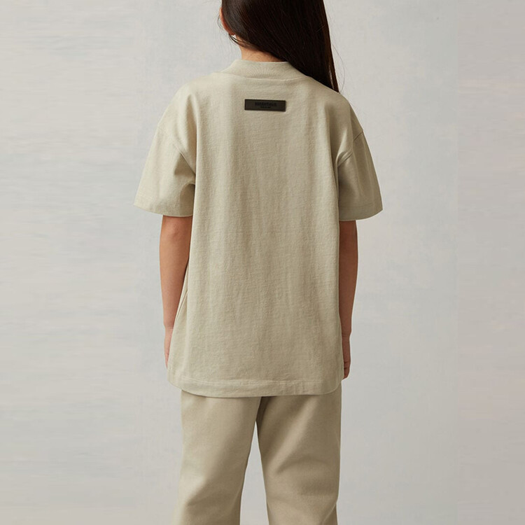 Детская футболка Fear Of God Essentials, цвет Wheat — фото 4