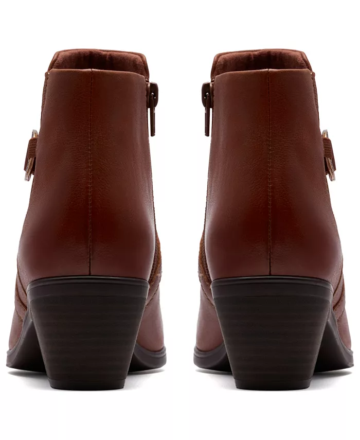Коллекция женских ботильонов Emily2 Henley Wedge Booties Clarks, коричневый — фото 3