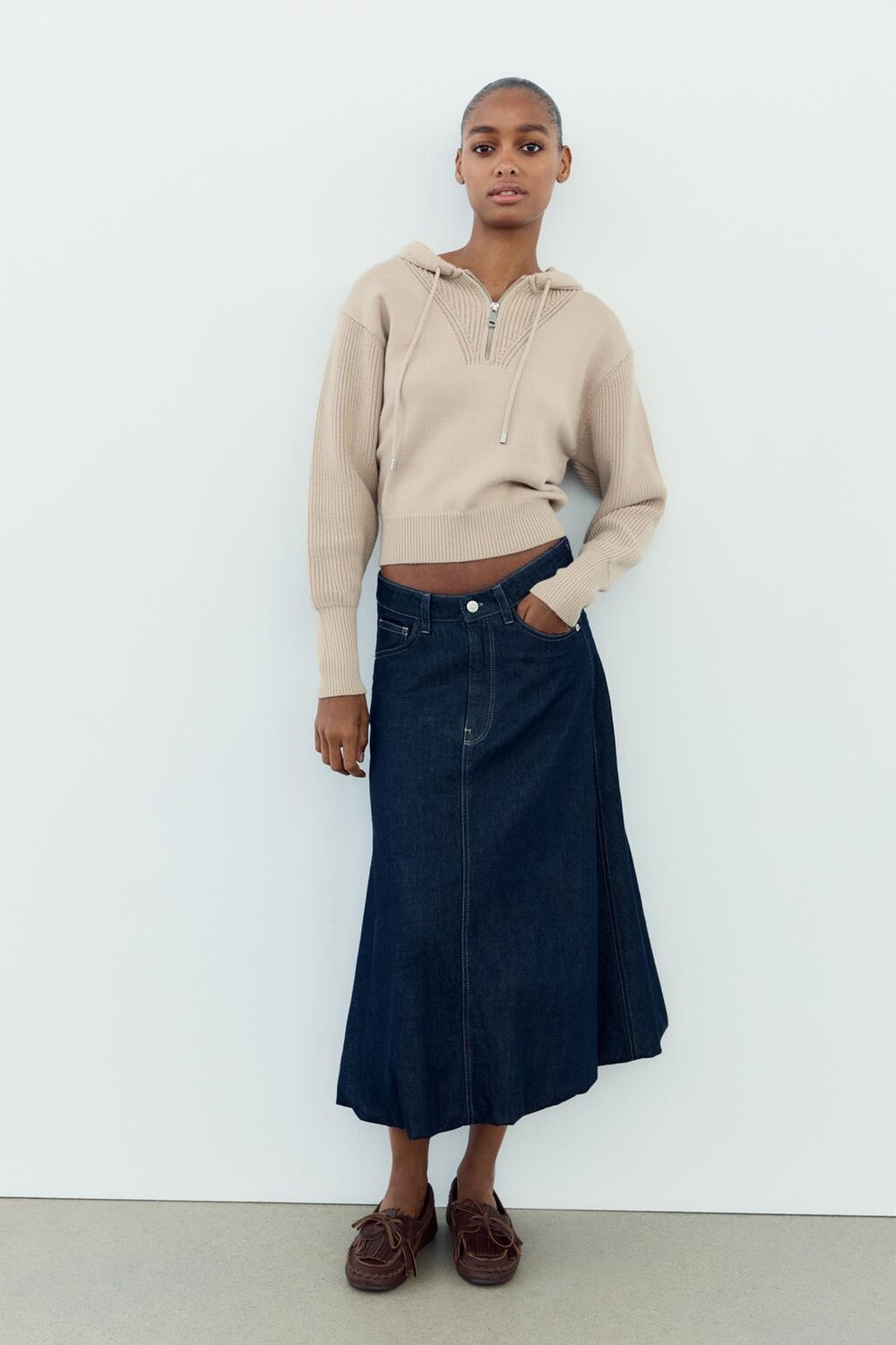 

Вязаный свитер с капюшоном ZARA, бежевый