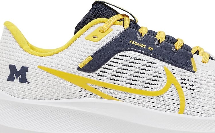 Кроссовки Air Zoom Pegasus 40 'Michigan', белый — фото 2