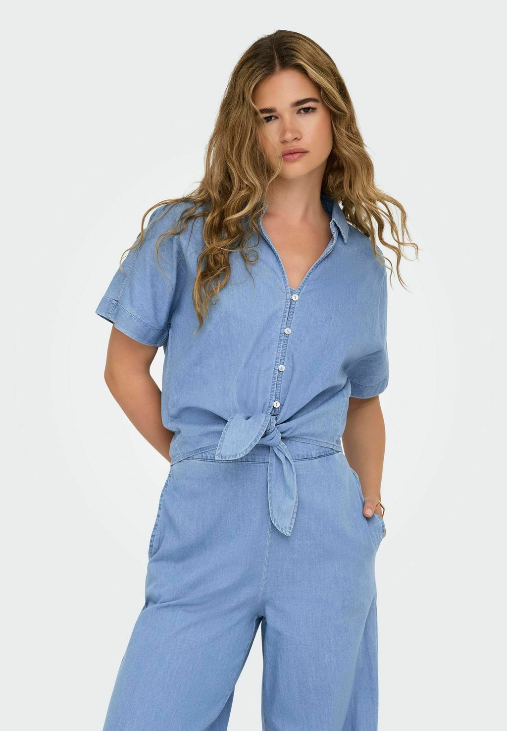 

Рубашка ONLNOVA KNOT SHIRT ONLY, цвет Light Blue Denim