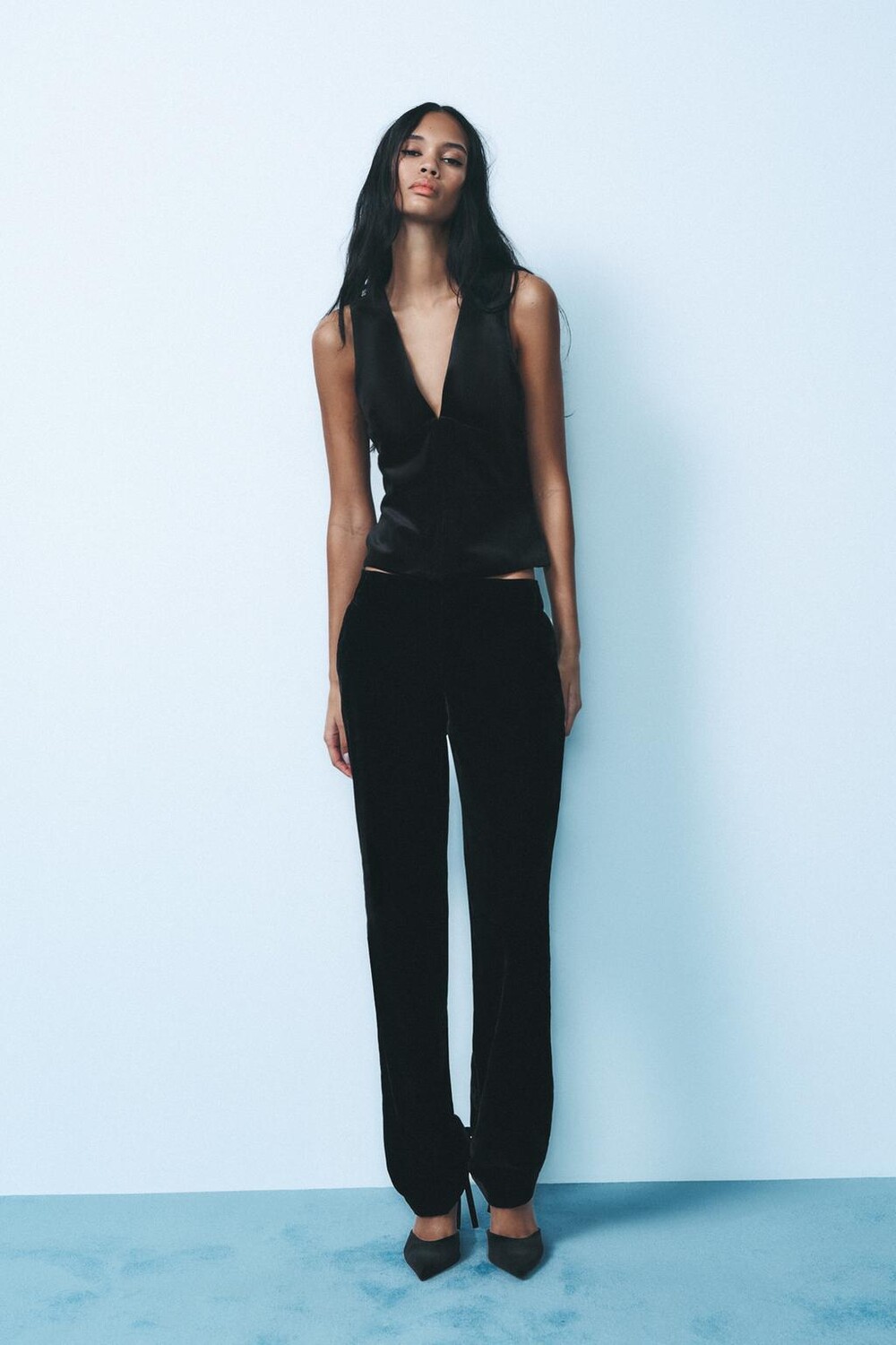 

Бархатные брюки ZARA, черный