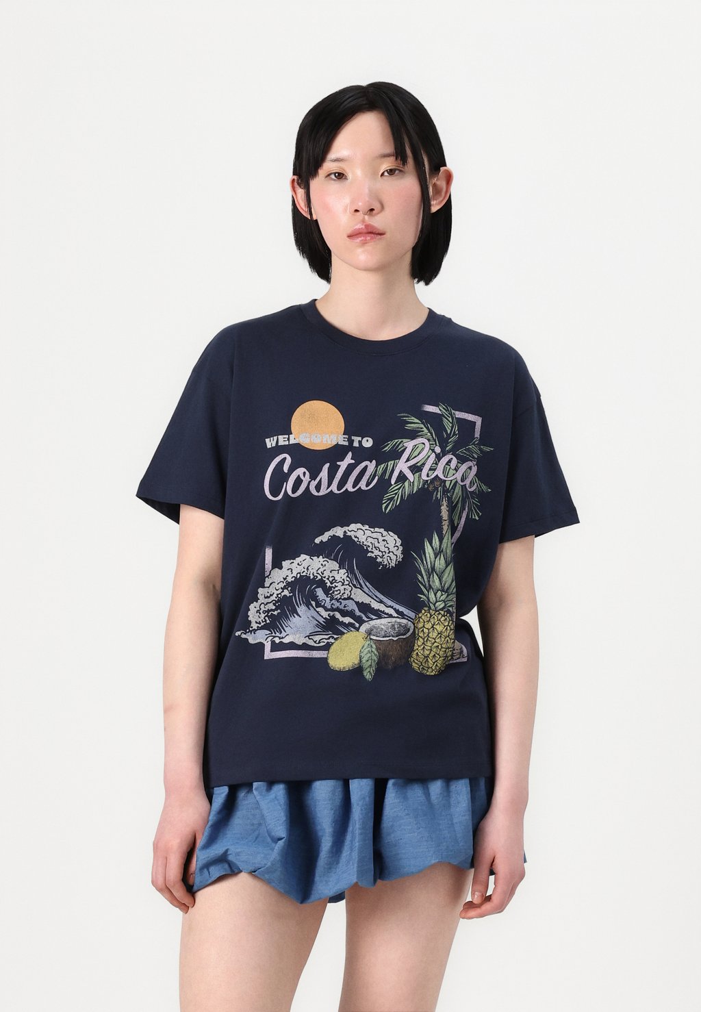

Футболка с принтом DESTINATION CONTENT Hollister Co., темно-синий