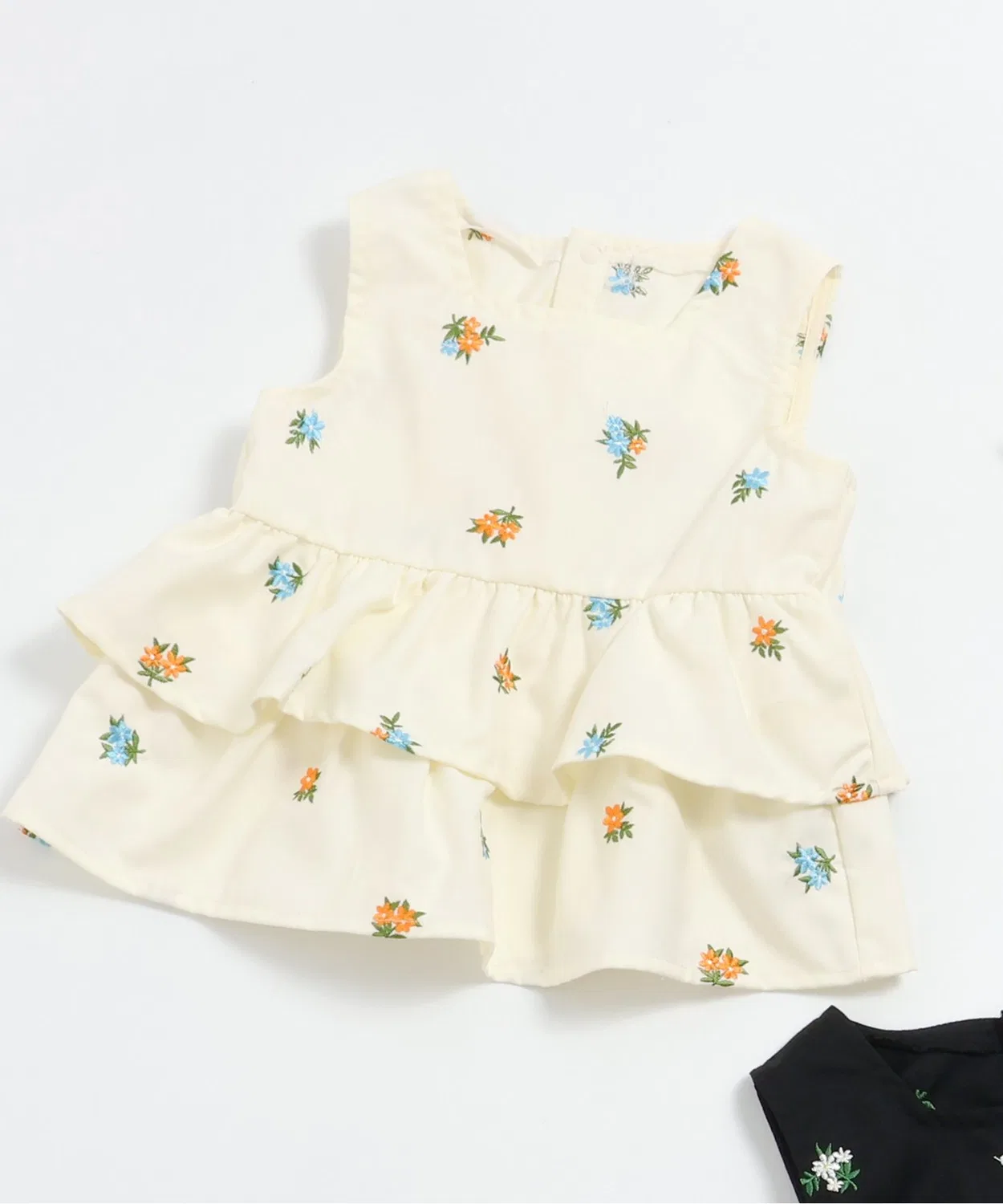Жилет с цветочной вышивкой Apres Les Cours, 80% полиэстер 20% rayon, цвет слоновая кость