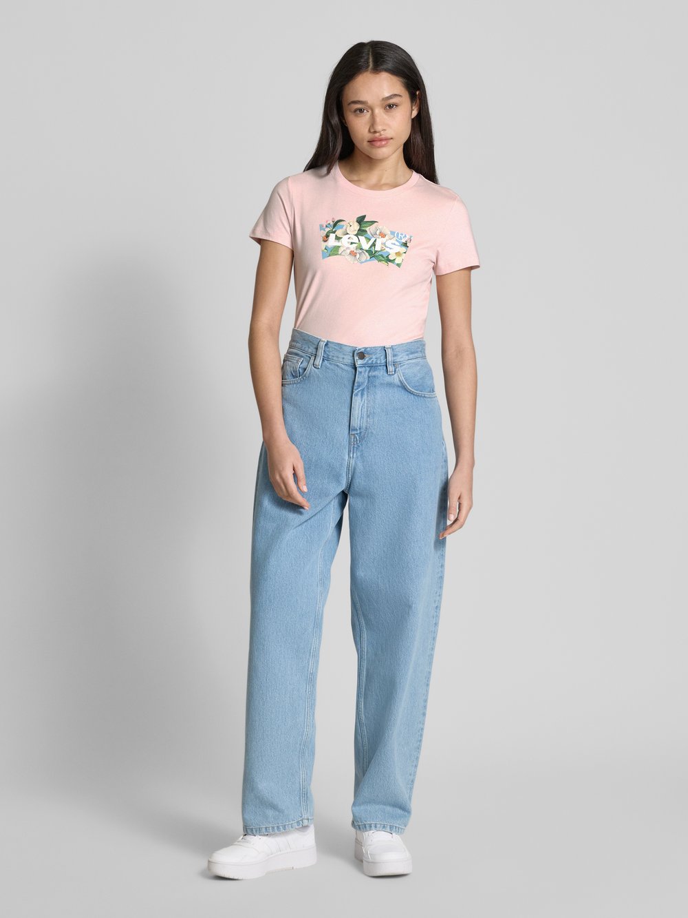

Футболка с круглым вырезом, модель «ГВОЗДИКА» Levi's, светло-розовый
