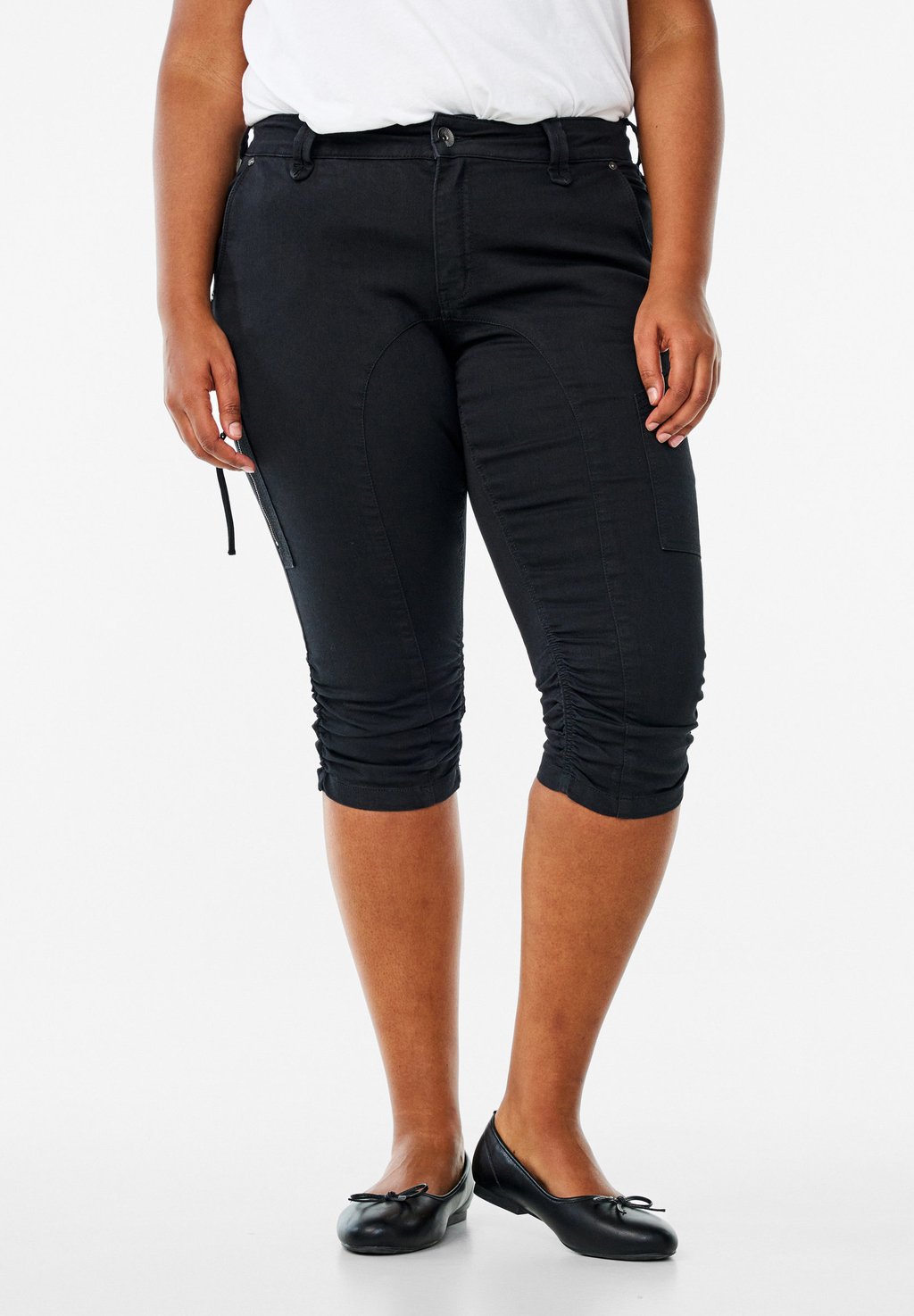 

Джинсовые шорты SLIM FIT Zizzi, черный