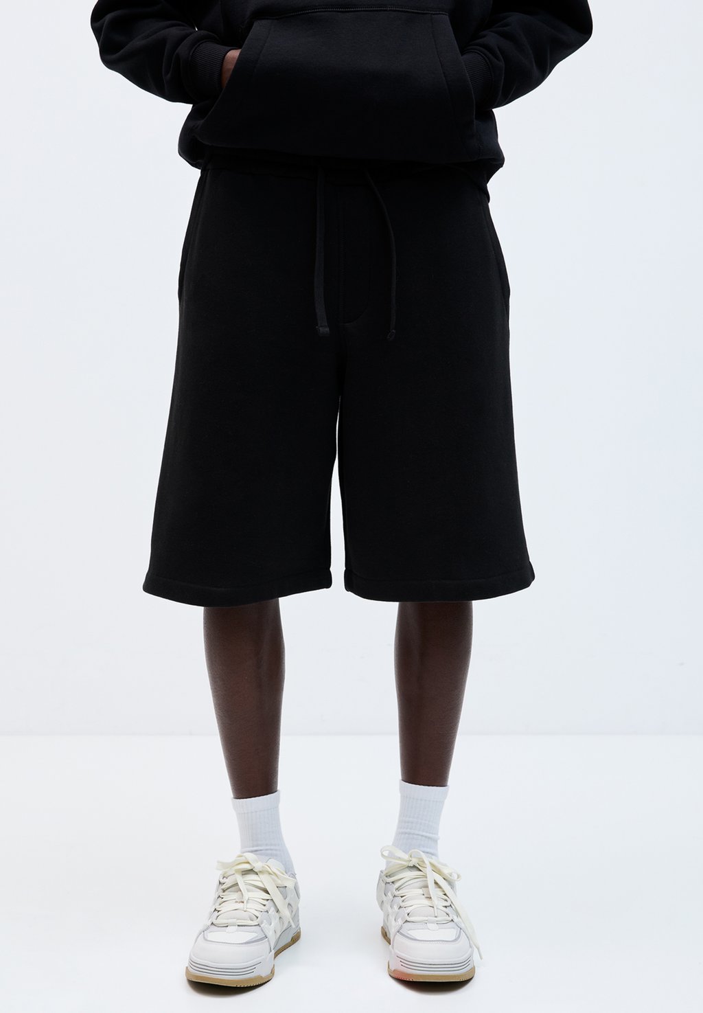 

Шорты BERMUDA JOGGING PULL&BEAR, черный