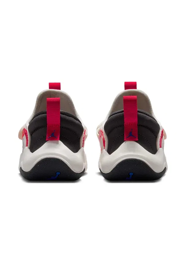 Кроссовки Jordan 23/7.2, фантом/гейм роял-офф нуар-унив ред-сейл — фото 4