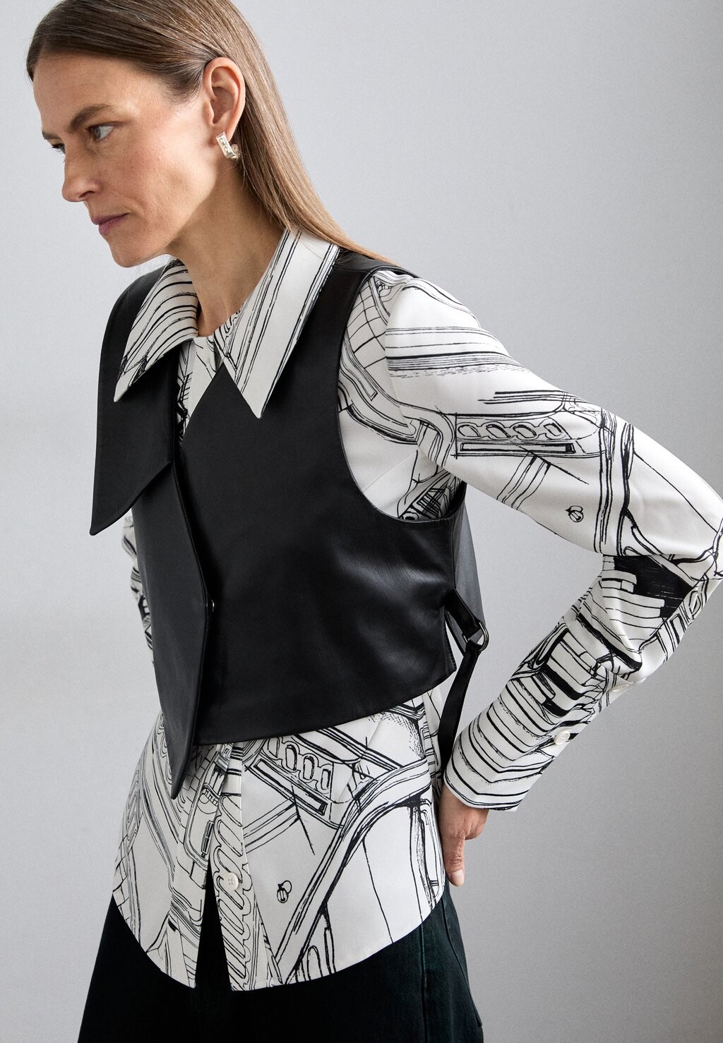 

Блузка на пуговицах FITTED LONG SLEEVE Stine Goya, черный