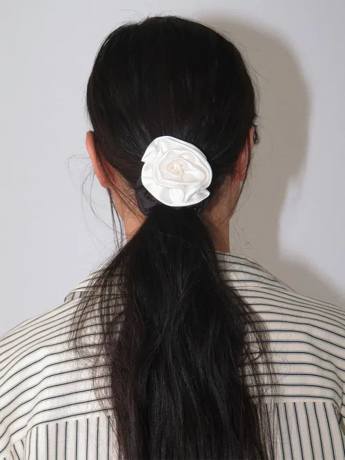 Шелковый бант-резинка для волос Satin Corsage, полиэстер, офф-вайт/черный, Kijun