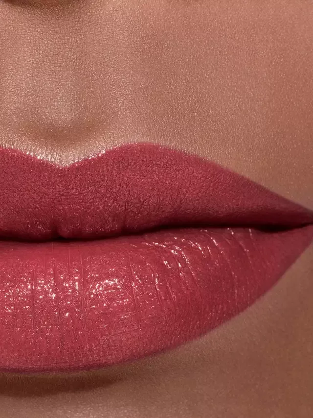 Помада Rouge Coco Longwear Satin Lipstick: увлажняющий и разглаживающий уход за губами CHANEL, 124 Marie — фото 4