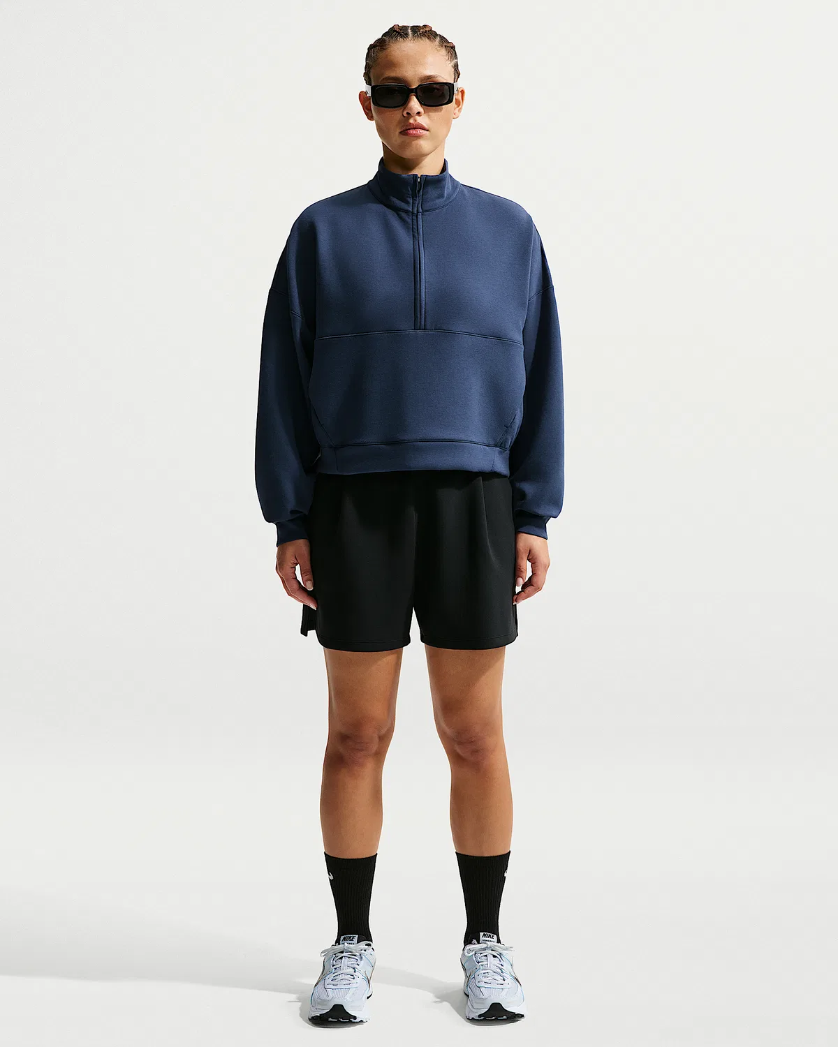 Женская футболка Nike 24.7 ImpossiblySoft Dri-FIT Oversized 1/2-Zip, Midnight Navy/Dark Obsidian — фото 4