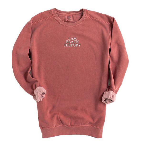 

Вышитая футболка i am black history Simply Sage Market, Crimson