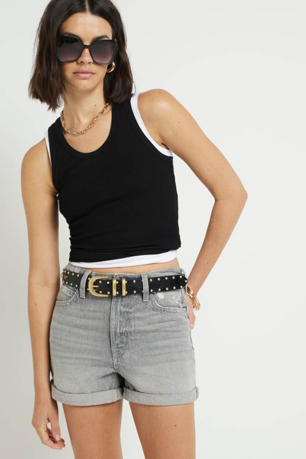 

Джинсовые шорты с закатанным краем River Island, серый