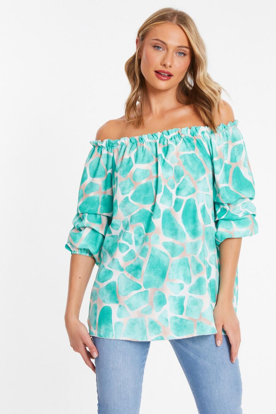 

Топ с вырезом лодочкой и принтом жирафа Mint QUIZ Clothing
