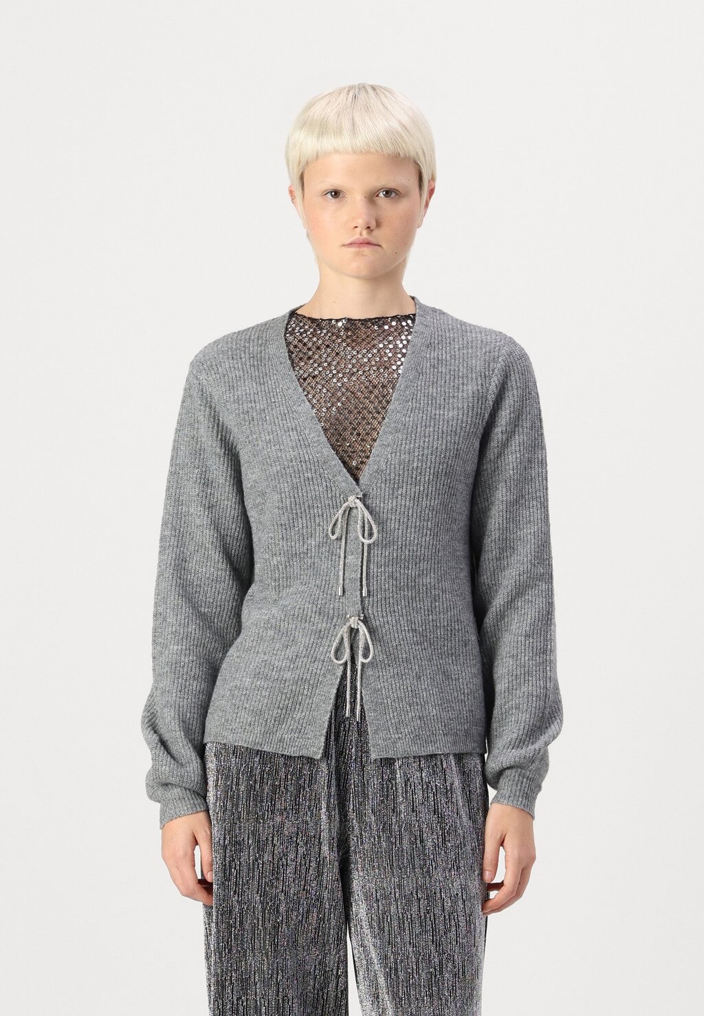 

Кардиган PCANNA GLITTER BOW V-NECK CARDIGAN Pieces, серый