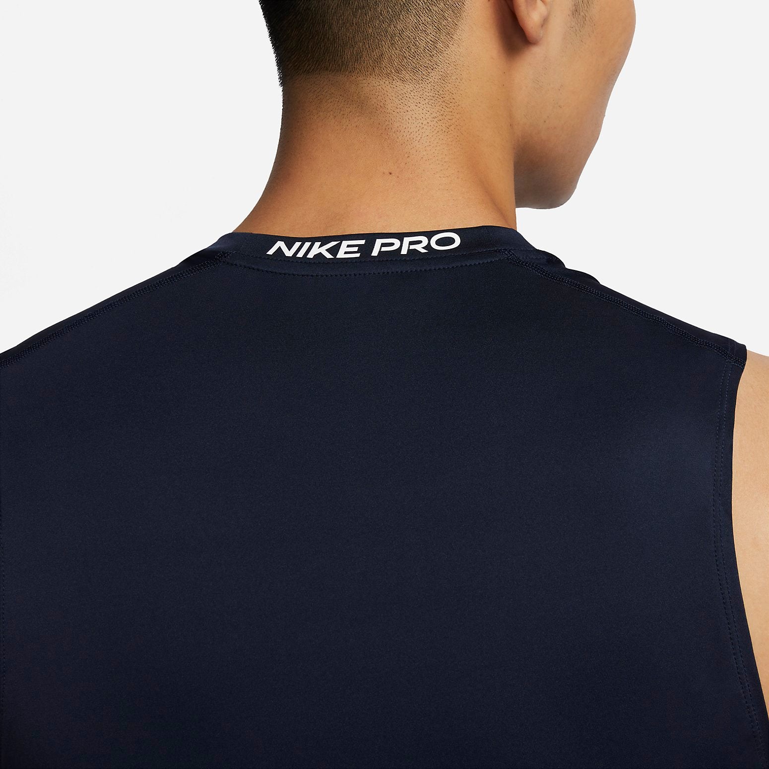 Спортивный топ Nike Pro Dri-FIT Tight Sleeveless Fitness Top 'Black' FB7915-451, черный — фото 4