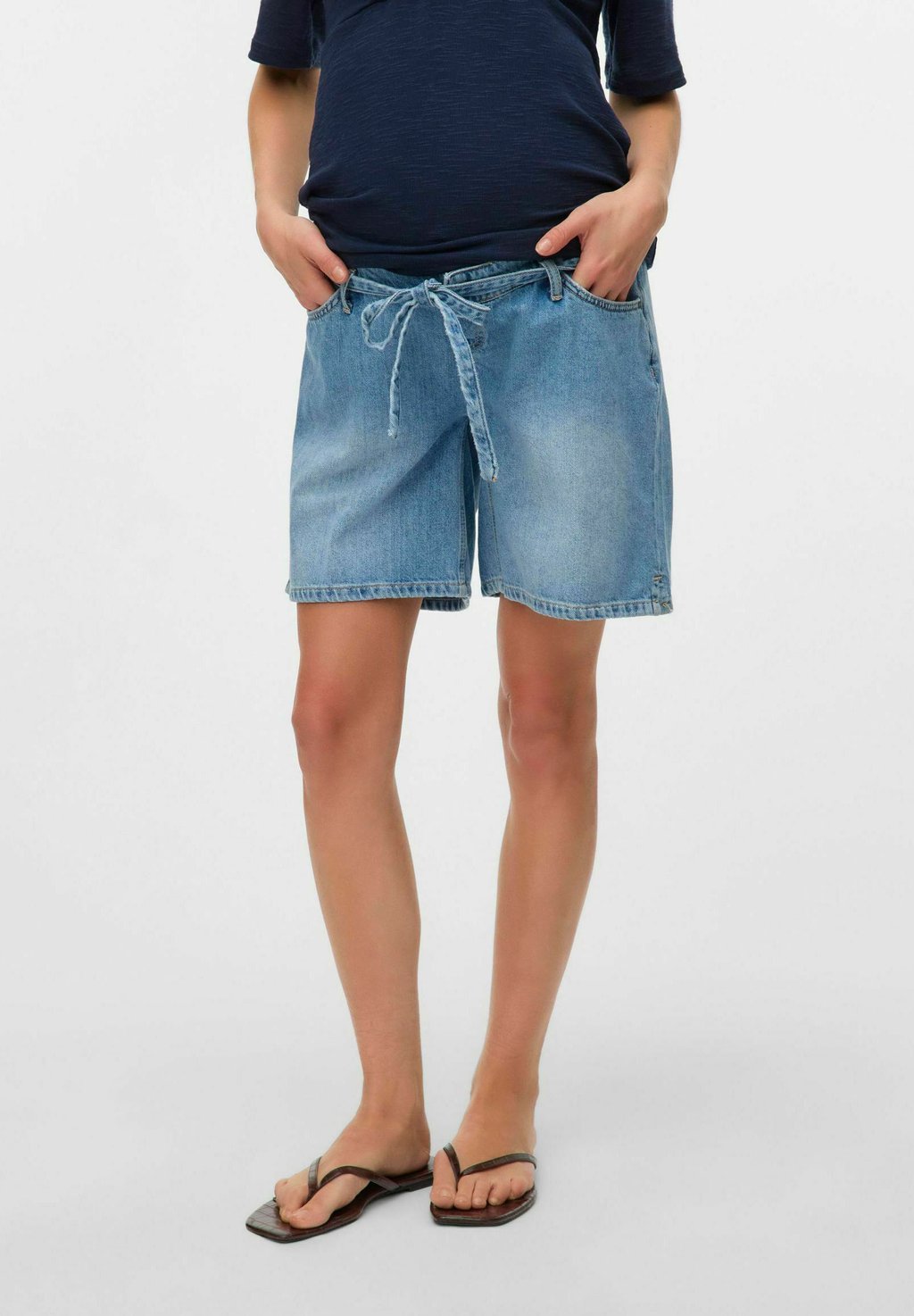 

Джинсовые шорты MAMALICIOUS, цвет Light Blue Denim