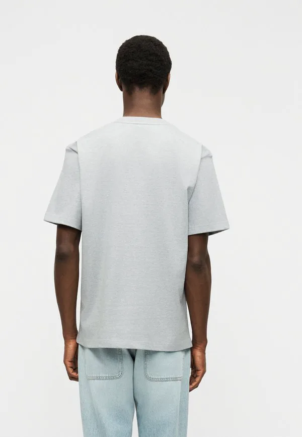Базовая футболка унисекс Lacoste, Silver Chine — фото 2
