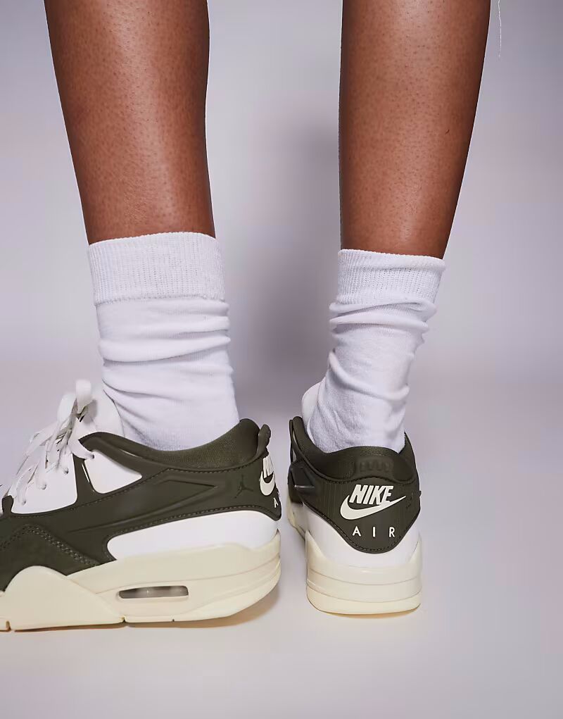 Кроссовки Nike Air Jordan Retro 4 в кремово-белом и хаки цветах — фото 4